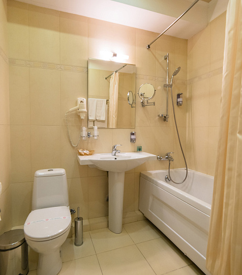 Санаторий «Буковая роща», Железноводск. Ванная комната в номере одноместный «De Luxe» Санаторий «Буковая роща», Железноводск. Ванная комната в номере одноместный «De Luxe»