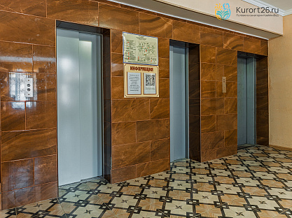 Санаторий «им. Димитрова» Кисловодск. Холл, лифт Санаторий «им. Димитрова» Кисловодск. Холл, лифт