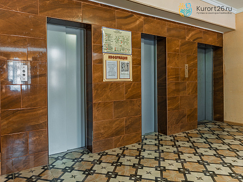 Санаторий «им. Димитрова» Кисловодск. Холл, лифт Санаторий «им. Димитрова» Кисловодск. Холл, лифт