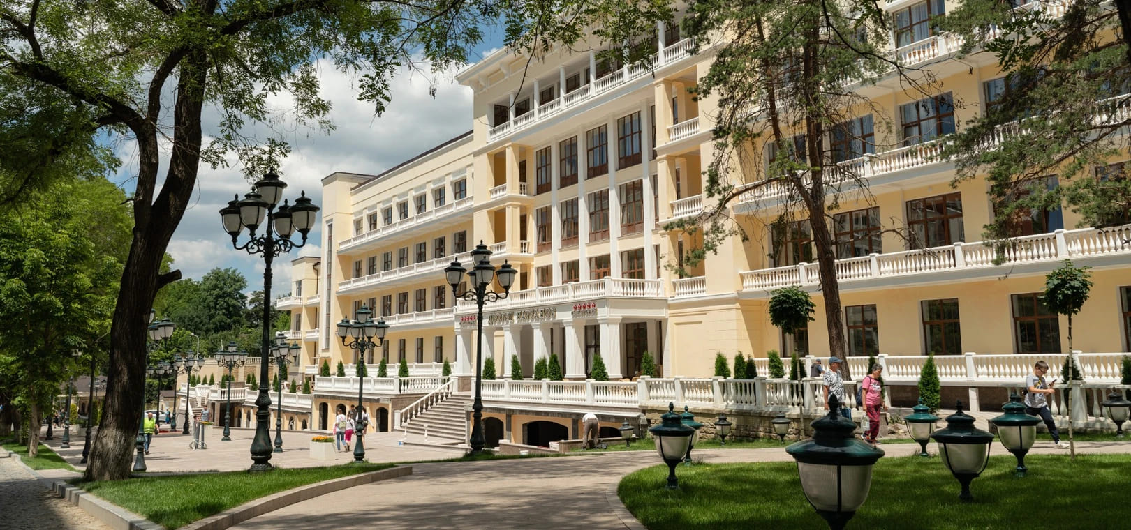 Санаторий «Дворец Нарзанов»