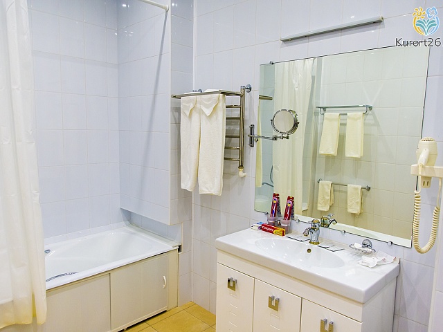 Санаторий «им. Г. К. Орджоникидзе», Кисловодск. 2-местный номер «Люкс»