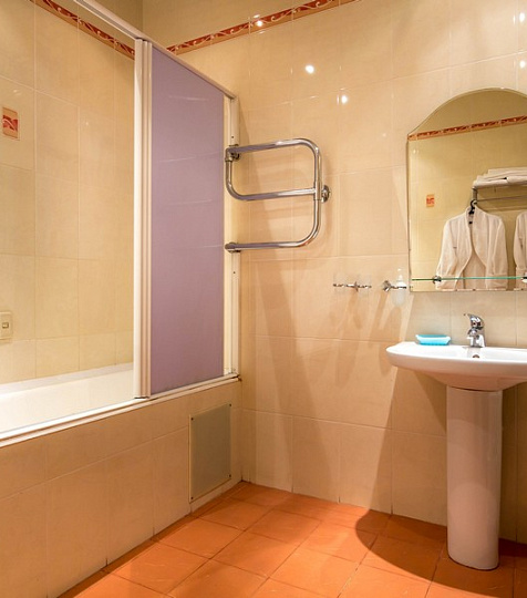  Санаторий «Москва», г. Ессентуки, Номер 1-й категории (1-но местный) "Улучшенный", ванная комната