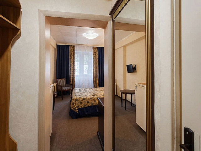 Санаторий «Эльбрус», Железноводск. 2-местный номер 2 категории