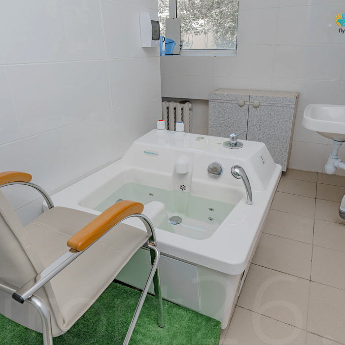  Санаторий «Центр-Союз» г. Ессентуки. Ванное отделение, двухкамерные ванны для ног