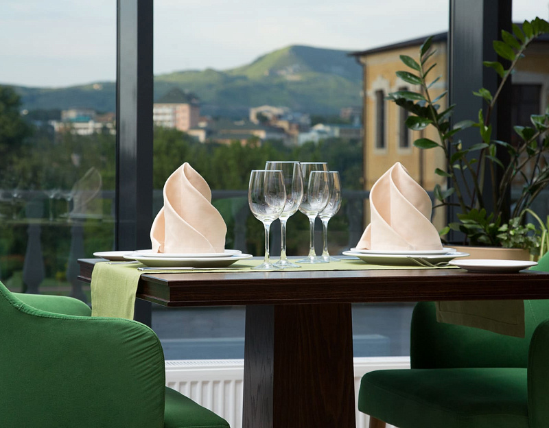  Спа-отель Green Resort Hotel & Spa г. Кисловодск. Ресторан Meals & Hills