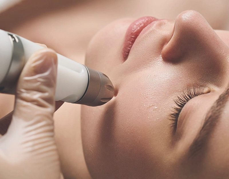 Спа-санаторий AMK Montis Club г. Железноводск. Процедура глубокого очищения HydraFacial и глубокого увлажнения Dermadrop.