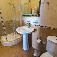  Медицинский центр «Княжна Мери» Железноводск. Ванная комната в номере 3-х комнатные апартаменты