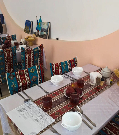 Пансионат с лечением «Геолог Казахстана», Железноводск. Столовая Пансионат с лечением «Геолог Казахстана», Железноводск. Столовая