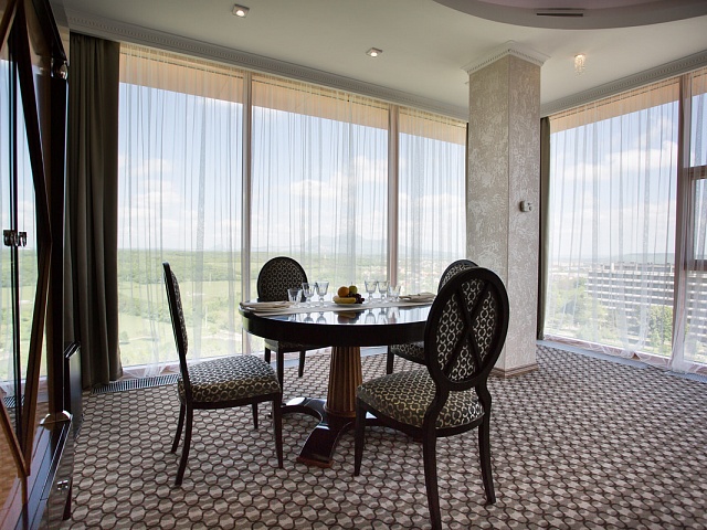 Санаторий «Русь», Ессентуки. 3-комнатный «Апартамент Президентский»