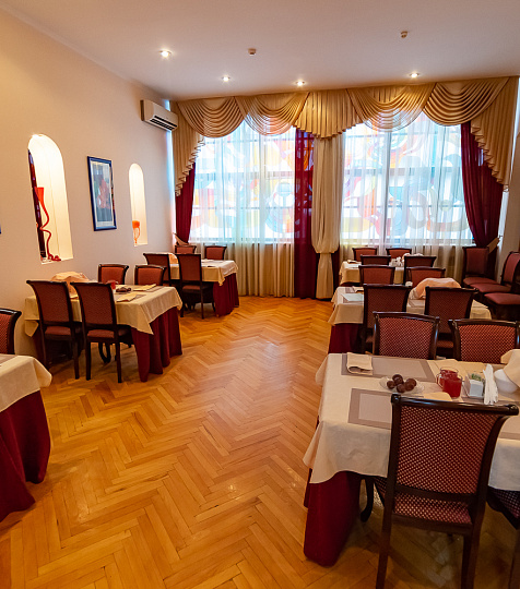  Санаторий «Зори Ставрополья», Пятигорск. Обеденный зал для отдыхающих в "Люксах"