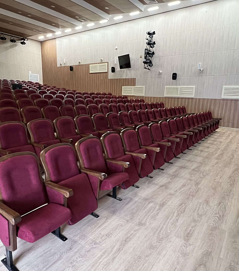  Санаторий «Дубовая Роща», г. Железноводск. Кино-концертный зал