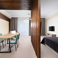  Оздоровительный комплекс «Затерянный рай у Машука», 1-комнатный четырехместный номер «Делюкс»