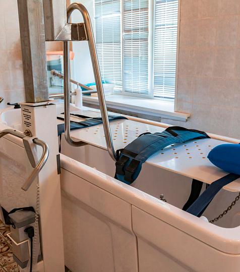  Центральный Военный санаторий, Пятигорск. Подводное вытяжение позвоночника