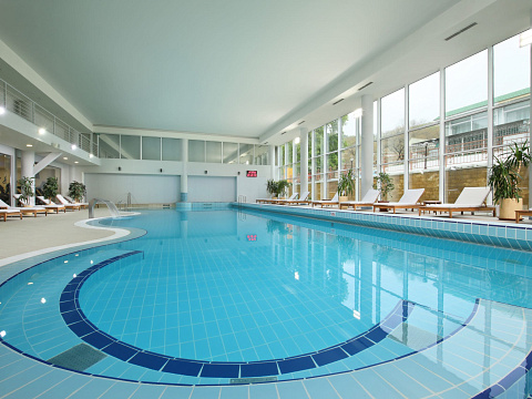 Санаторий «Плаза» г. Кисловодск. Бассейн Санаторий «Плаза» г. Кисловодск. Бассейн