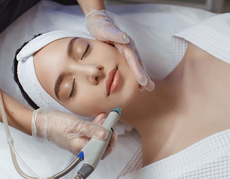  Спа-санаторий AMK Montis Club г. Железноводск. Процедура глубокого очищения HydraFacial и глубокого увлажнения Dermadrop.