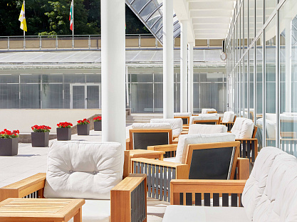 Санаторий «Плаза» г. Кисловодск. Территория Санаторий «Плаза» г. Кисловодск. Территория