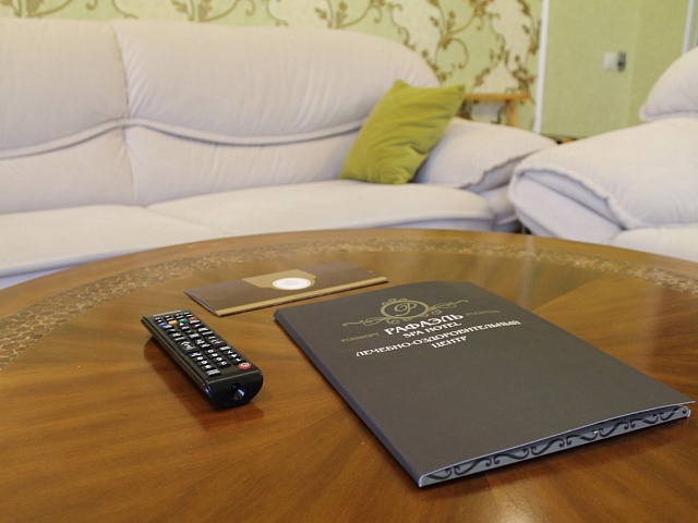 СПА-комплекс «Рафаэль», Железноводск. 4-местный 3-комнатный номер «Люкс»