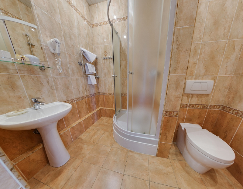 Санаторий «Горный Воздух», Железноводск. Ванная комната в номере одноместный стандарт Санаторий «Горный Воздух», Железноводск. Ванная комната в номере одноместный стандарт