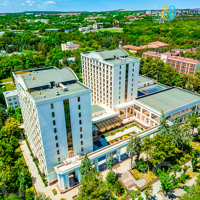  «Санаторий «Источник» г. Ессентуки. Территория