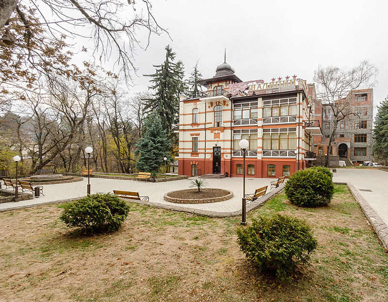 Пансионат «Шаляпинъ», Кисловодск. Вход на территорию