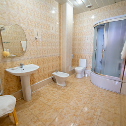  Санаторий «Воронеж» Ессентуки. Ванная комната в номере двухместный двухкомнатный Люкс