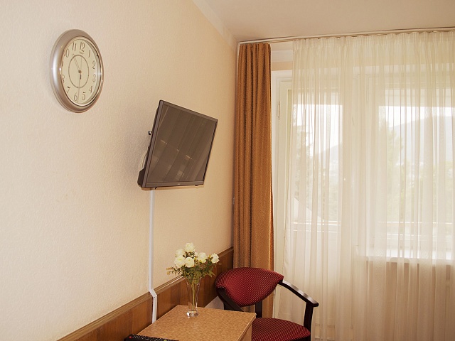 Детский военный санаторий, Пятигорск. 2-местный 1-комнатный смежный номер