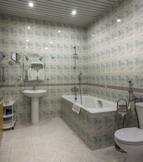  Санаторий «Москва», г. Ессентуки, Люкс (2-х комнатный 2-х местный) "Улучшенный", ванная комната