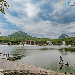  Санаторий «им. 30-летия Победы» г. Железноводск. Озеро 30'ка