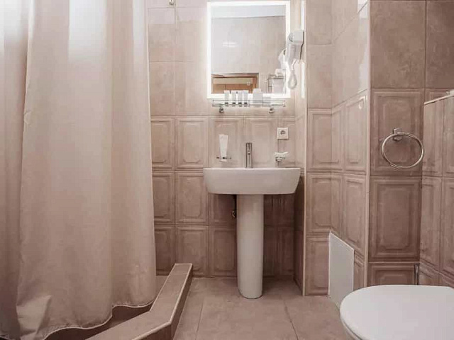 Двухкомнатный 2-местный «Люкс» , семейный (с балконом)