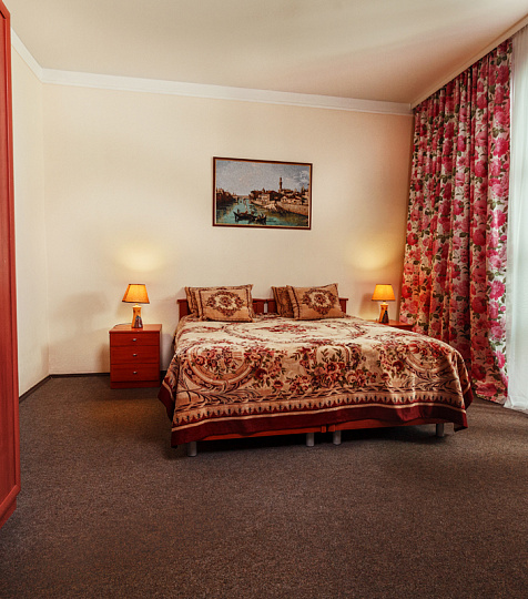  Пансионат Мечта, номер Люкс 3 комнатный с балконом