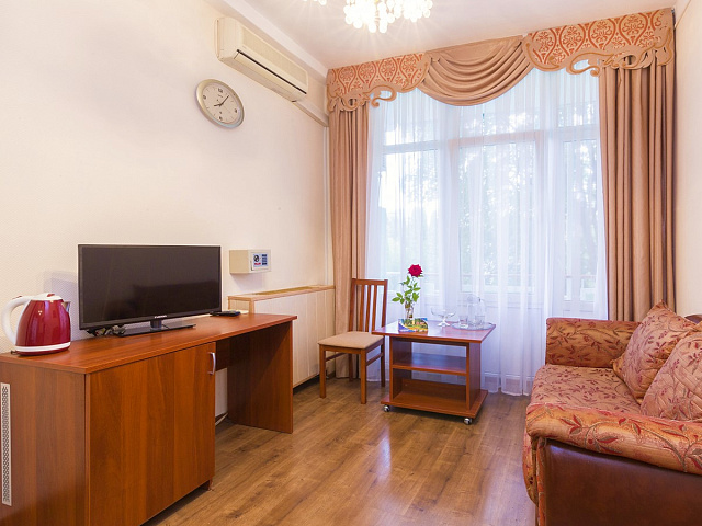 Санаторий «им. Анджиевского», Ессентуки. 2-местный 2-комнатный номер, корпус 1