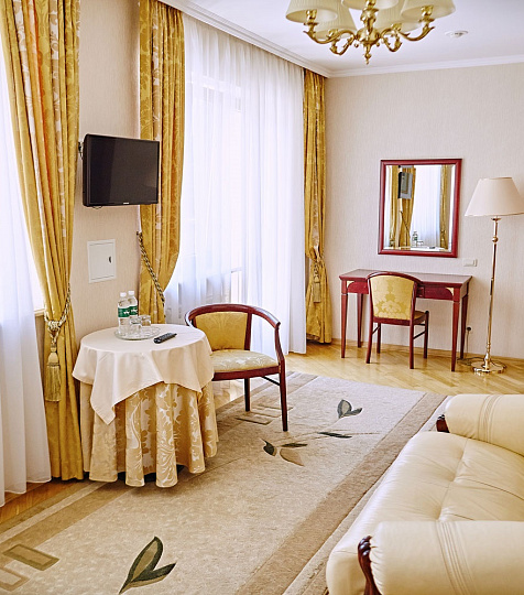  Санаторий Целебный Нарзан, Кисловодск. Номер Люкс