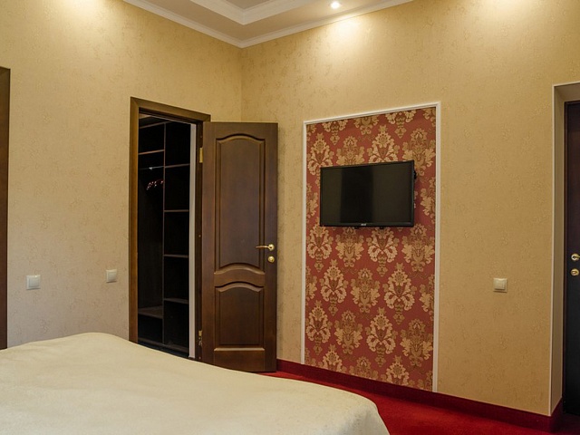 СПА-комплекс «Рафаэль», Железноводск. 4-местный 3-комнатный номер «Люкс»