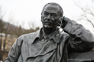 Памятник Сергею Михалкову открыли в Пятигорске