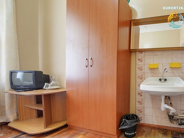 Санаторий «Целебный Ключ», Ессентуки. 1-местный 1-комнатный номер 3 категории без удобств