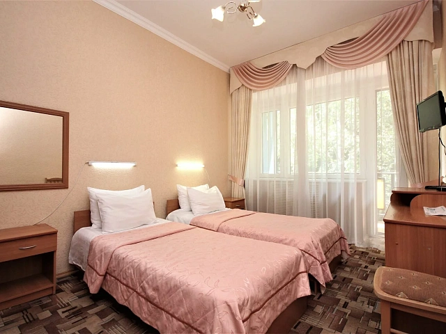 Санаторий «Родник», Кисловодск. 2-местный «Стандарт» (с балконом)