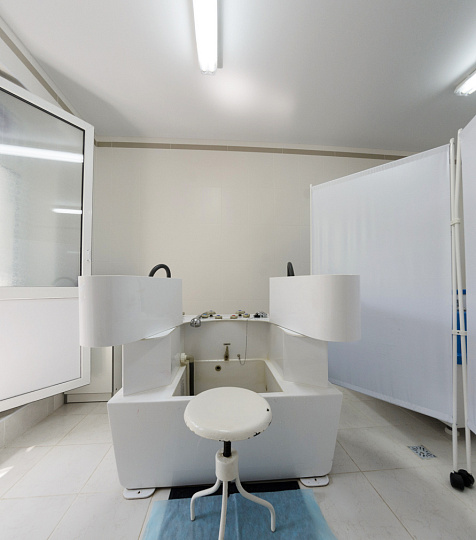  Санаторий «Эльбрус» Железноводск. Ванное отделение, 4-х камерные ванны