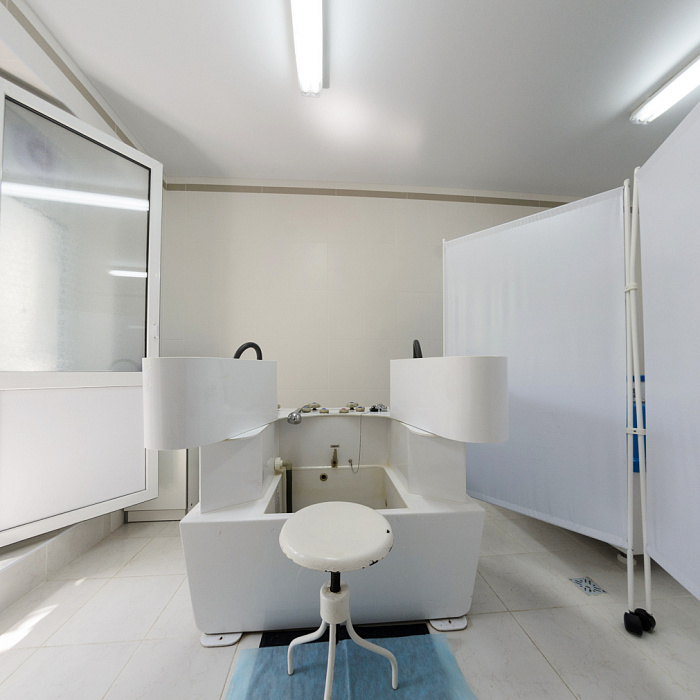  Санаторий «Эльбрус» Железноводск. Ванное отделение, 4-х камерные ванны