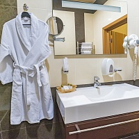  Пансионат «Плаза» Ессентуки, ванная комната в номере Джуниор Сюит