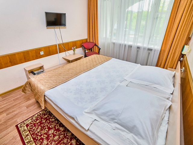 Детский военный санаторий, Пятигорск. 2-местный 1-комнатный смежный номер