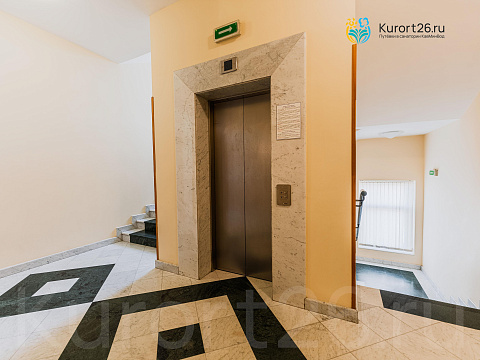 Санаторий «Долина Нарзанов» г. Кисловодск. Лифт в спальном корпусе
