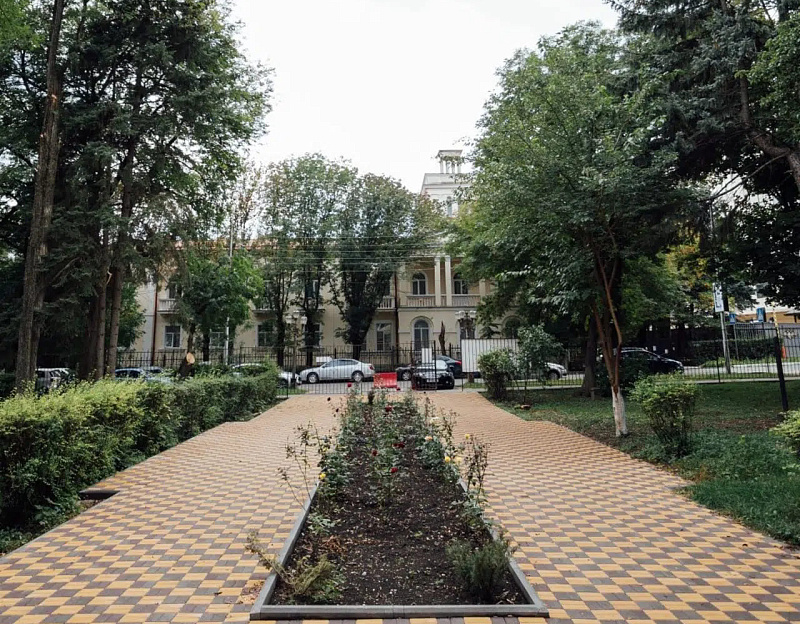 Медицинский центр «Ессентуки» (лечение без проживания), территория