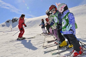 Детский горнолыжный городок открыли в Архызе