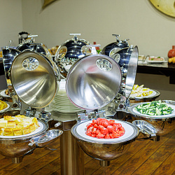  Оздоровительный комплекс «Затерянный рай у Машука», шведский стол