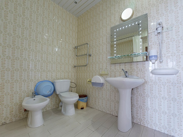 Санаторий «им. С. М. Кирова», Пятигорск. 3-комнатный 2-местный улучшенный номер
