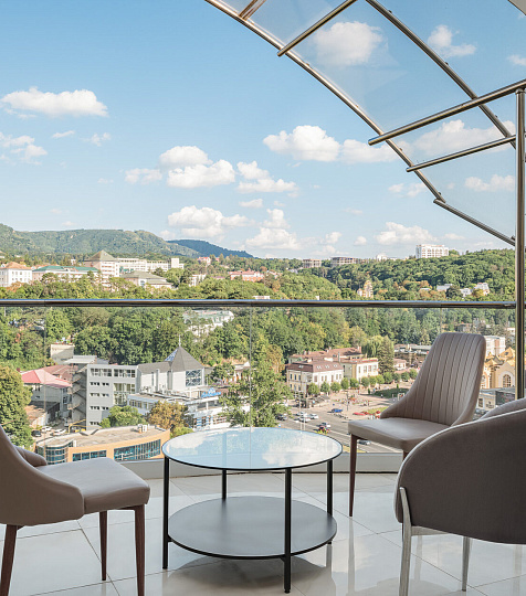  Cанаторий «Вернисаж» г. Кисловодск. Номер Люкс, балкон