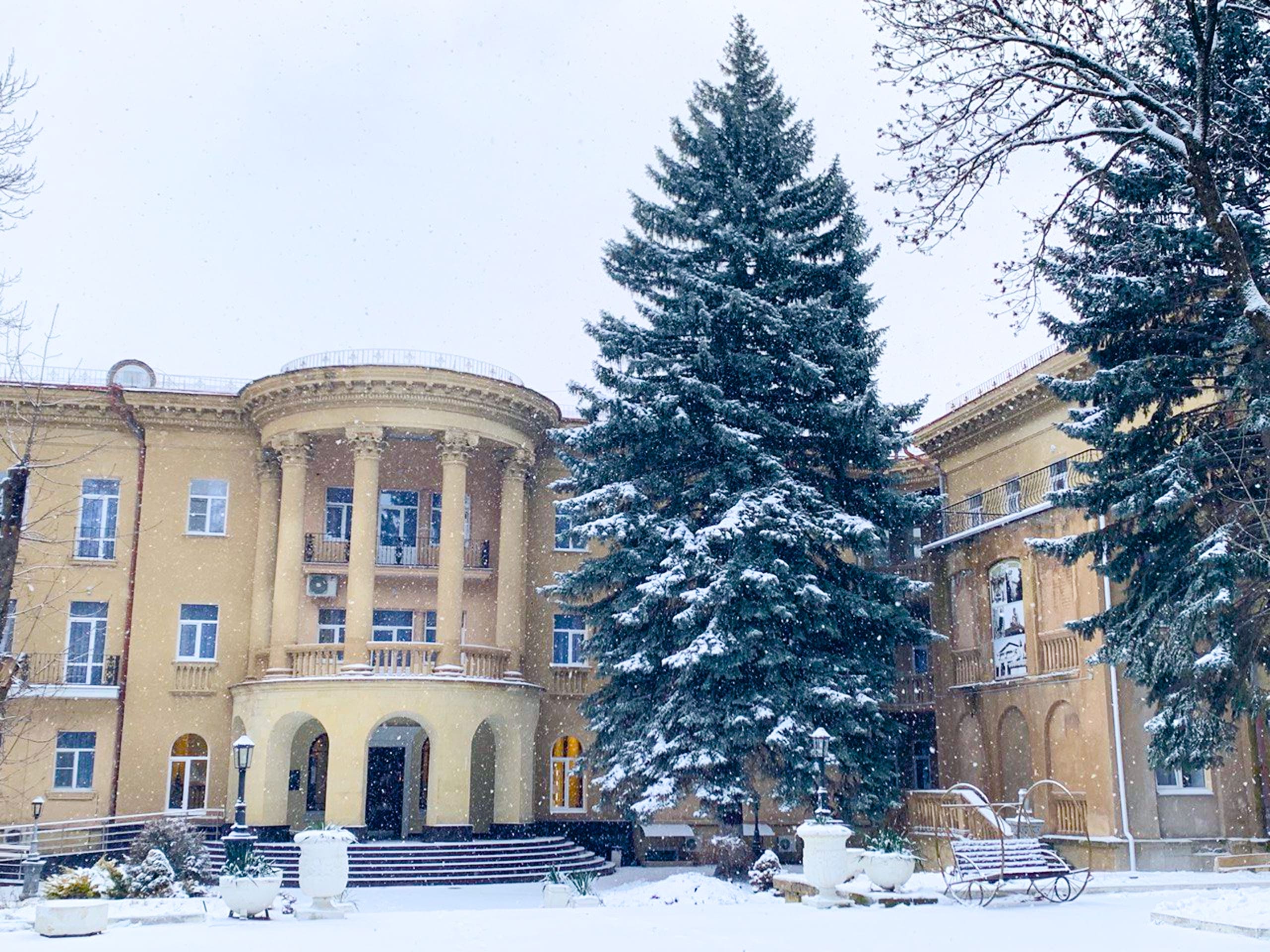 Цены ниже до 15% в ноябре–декабре в санатории «Шахтёр» в Ессентуках