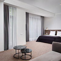 Оздоровительный комплекс «Затерянный рай у Машука», 1-комнатный четырехместный номер «Форест Делюкс» Оздоровительный комплекс «Затерянный рай у Машука», 1-комнатный четырехместный номер «Форест Делюкс»