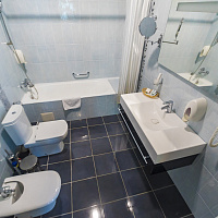 Пансионат «Плаза» Ессентуки, ванная комната в номере Люкс Семейный Пансионат «Плаза» Ессентуки, ванная комната в номере Люкс Семейный